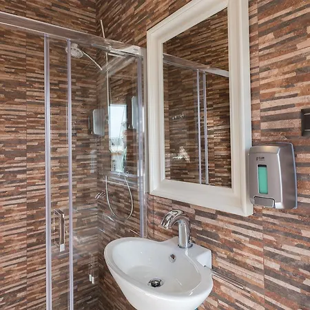 Bed & Breakfast Salamandra Plaza Competa