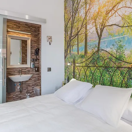 Bed and breakfast Salamandra Plaza
