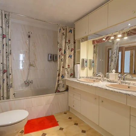 Salamandra Plaza Bed & Breakfast